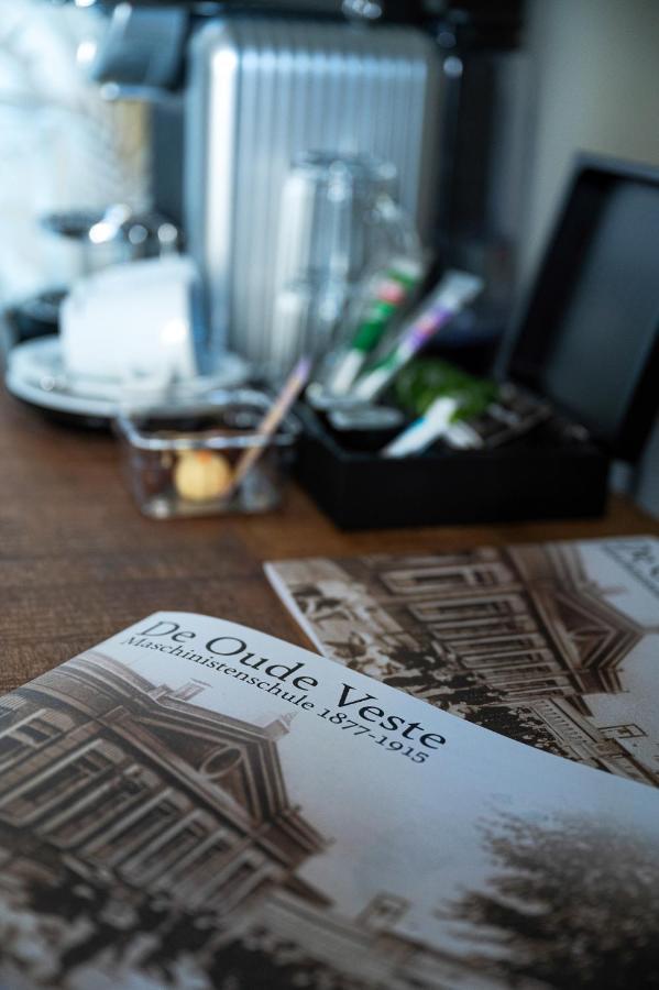 Boutique Hotel De Oude Veste 海勒武特斯莱斯 外观 照片